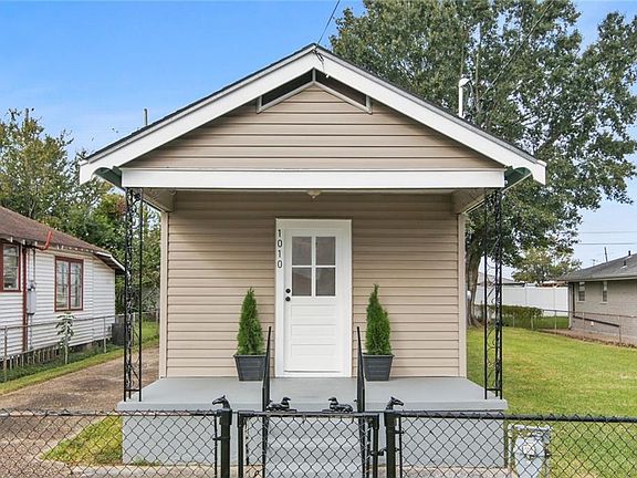 2nd image of 1010 Avenue A