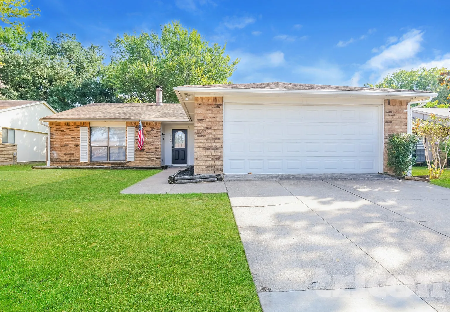 2106 Newbury Drive Arlington TX — Photo 1