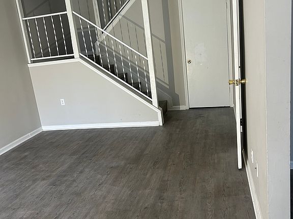 3rd image of 748 Elaine St