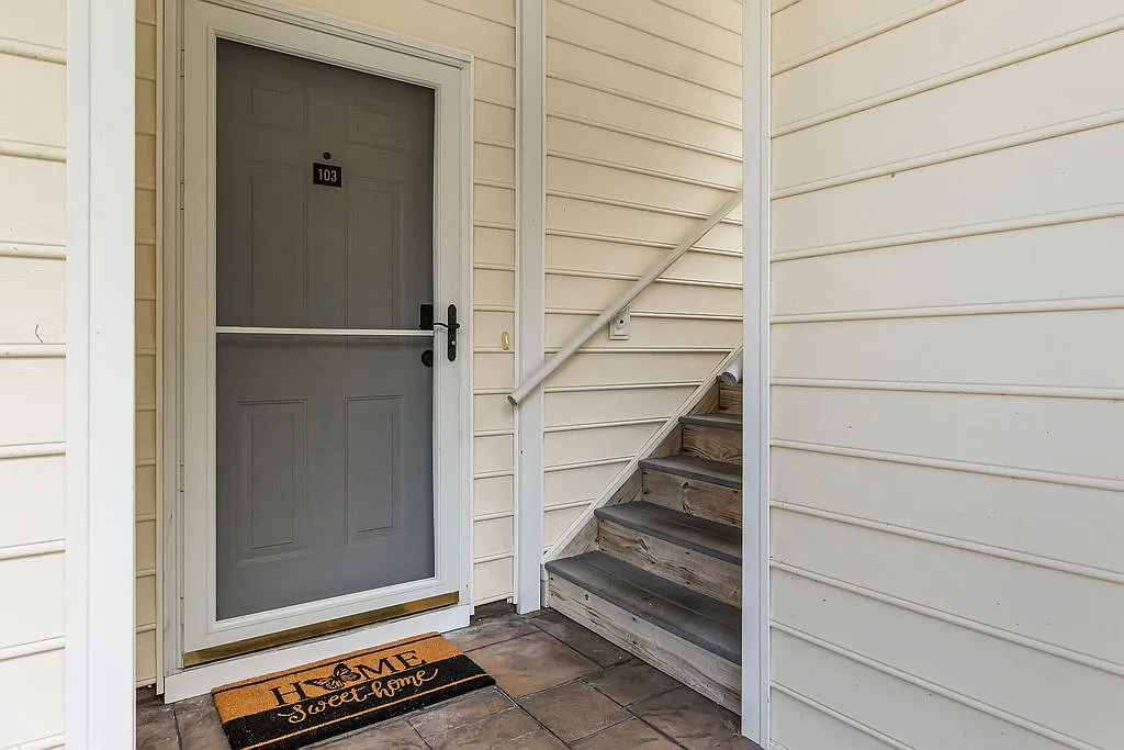 2 bed, 1274 sqft, $2,100 — Photo 2