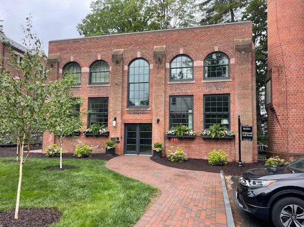 50 Round Hill Rd #3, Northampton, MA 01060