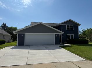 5566 Serene Ct, Greendale, WI 53129