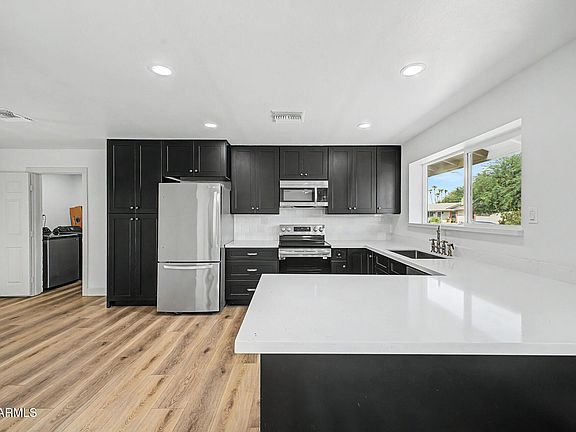 3rd image of 1821 W VILLA RITA Drive