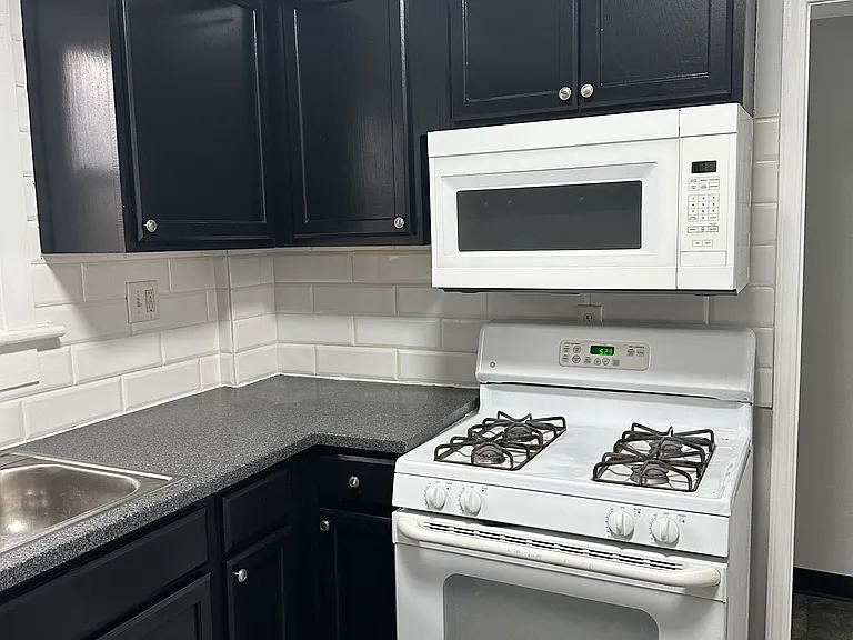 137 E Emerling Ave — Photo 7
