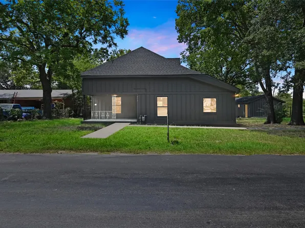 405 Walker St, Eustace, TX 75124