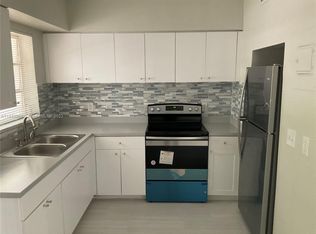 206 NE 3rd St APT 6, Hallandale, FL 33009