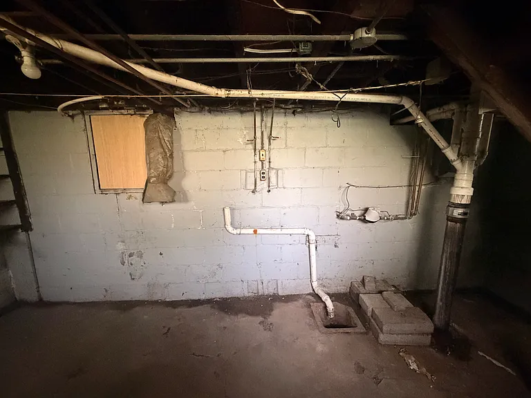 119 Whiting Ave — Photo 17