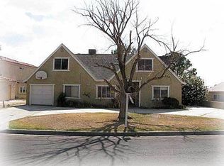 28038 Hummingbird Ln, Helendale, CA 92342