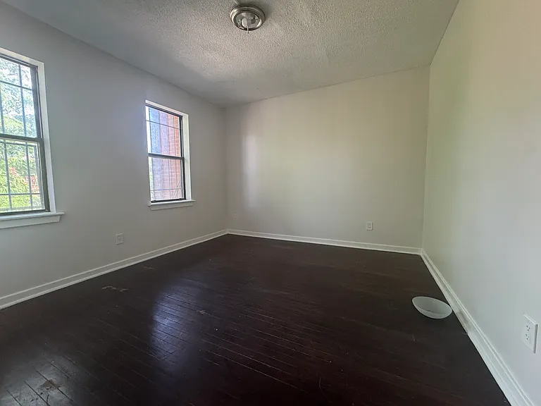 16 Townley St #J3 — Photo 8