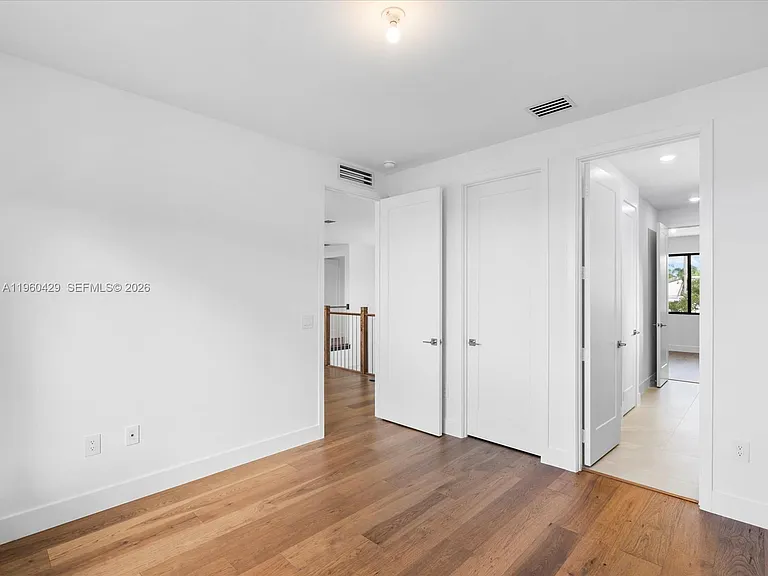 19701 NE 16th Pl — Photo 53