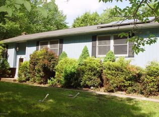 124 Chrisjan Dr, East Stroudsburg, PA 18301
