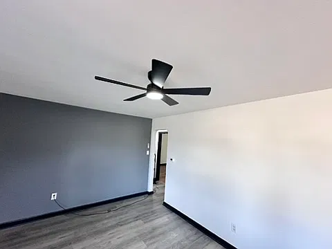911 Broadway Ave — Photo 1
