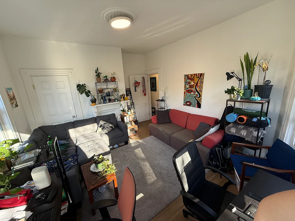 Building Photo - 254 Windsor St #2L