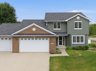 3132 Roxboro Dr, Ames, IA 50010
