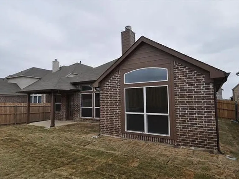 2408 Elm Valley Dr — Photo 9