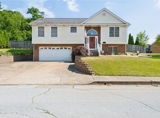 801 Ridge Ave, Jeannette, PA 15644