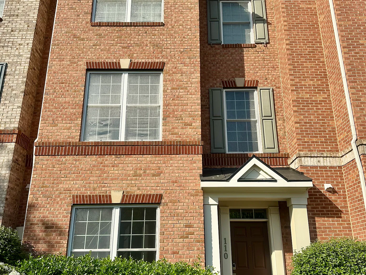 3 bed, 2052 sqft, $3,500 — Photo 1