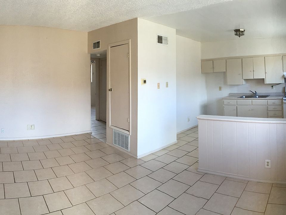 2nd image of 4426 Moonlight Ave APT 2
