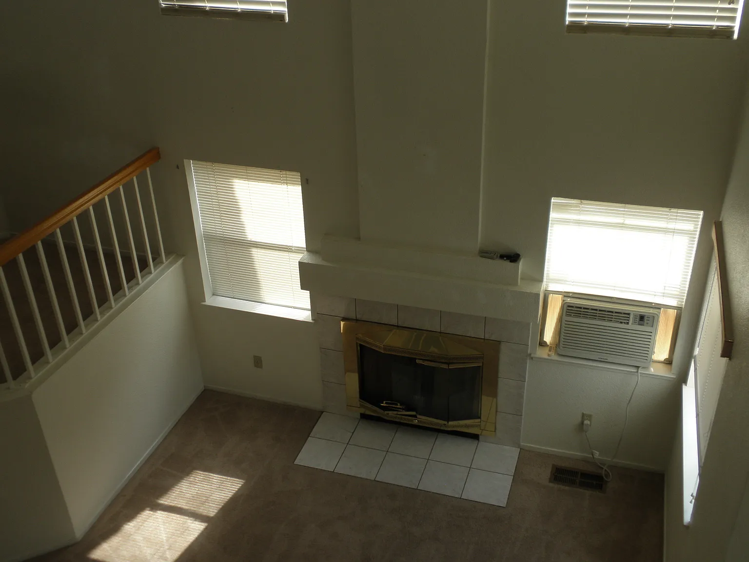 4 bed, 2.5 bath, 2029 sqft, $3,000 — Photo 4
