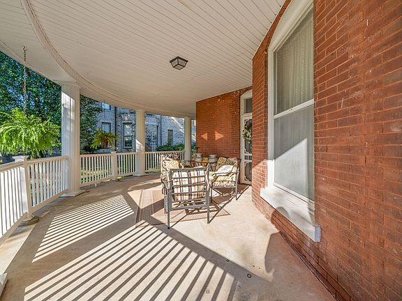 4th image of 112 E Park St