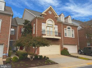 1919 Logan Manor Dr, Reston, VA 20190