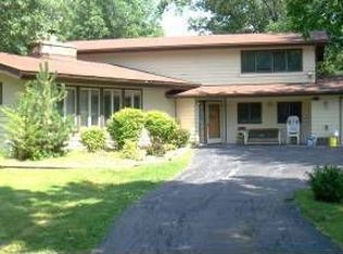 75 Denell Dr, Crete, IL 60417