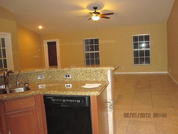 GREAT ROOM FRONT ENTRANCE