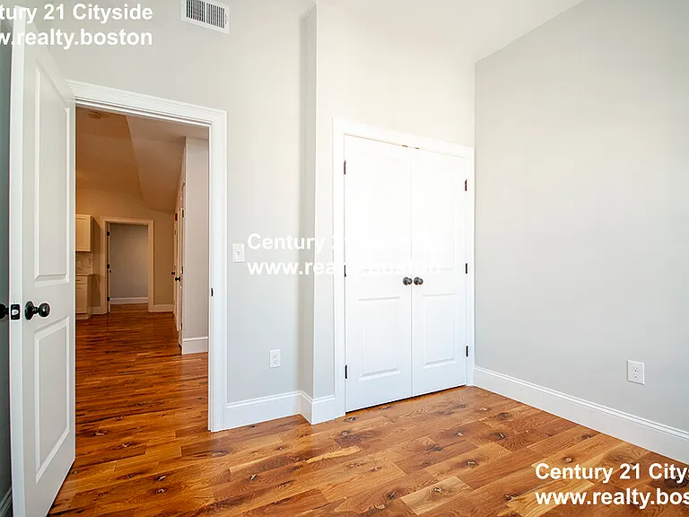 205 Marion St #3 — Photo 24