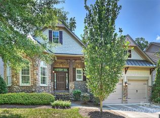 7415 Edenbridge Ln, Charlotte, NC 28226