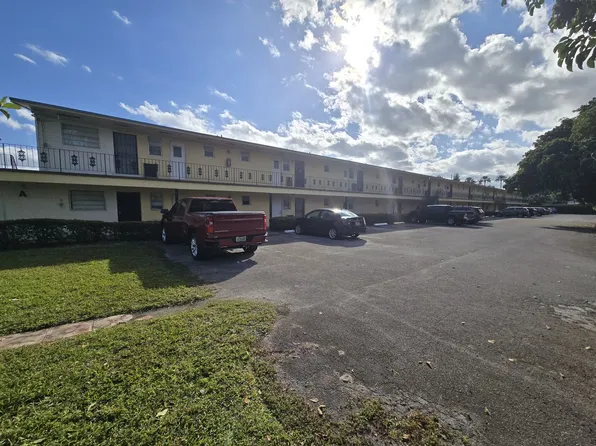 2800 NE 203rd St, Aventura, FL