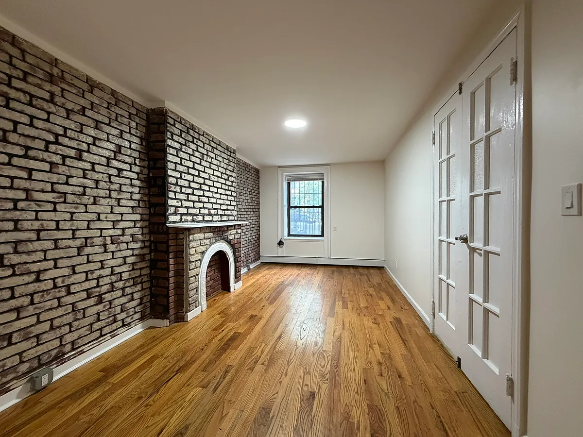 Building Photo - 414 E 118th St #1