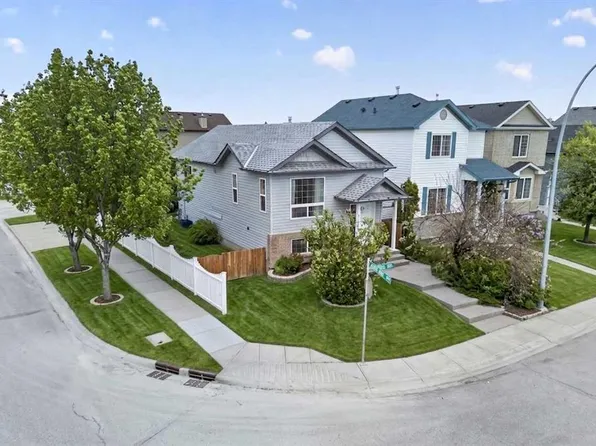 171 SW Saddlemont Cres NE, Calgary, AB T3J 4R6
