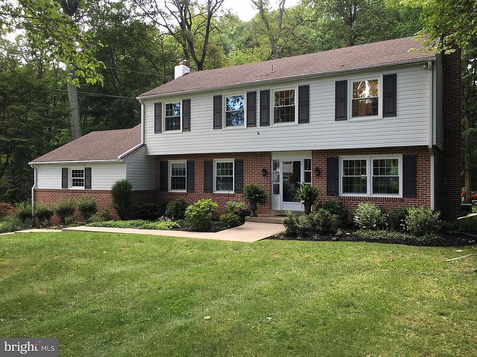 1st image of 57 Oakland Dr