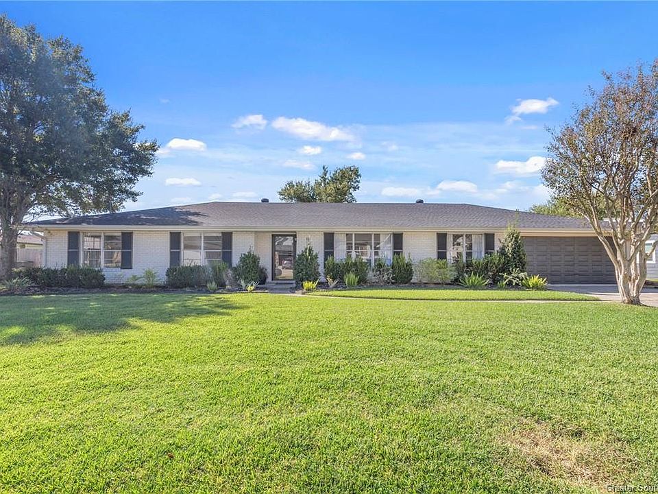 1st image of 901 Treasure Ln