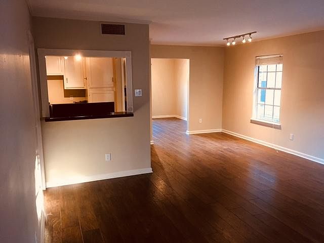 1st image of 3730 Fairfield Ave #172