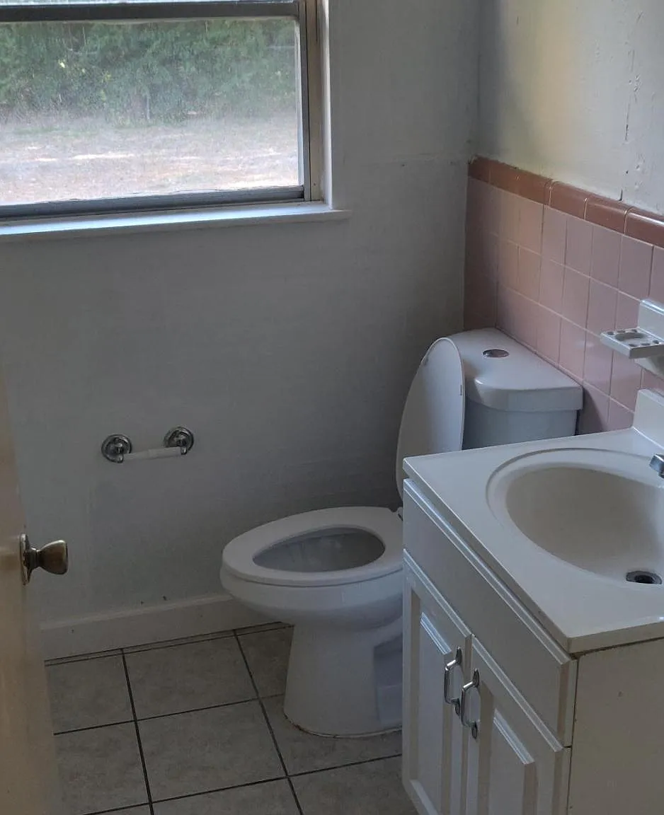 3 bed, 912 sqft, $1,300 — Photo 2