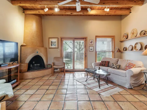 2849 Plaza Amarilla, Santa Fe, NM 87507