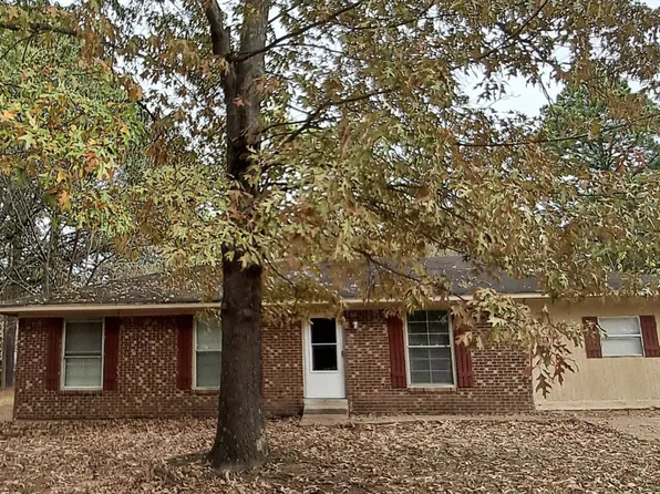 5046 Gray Dr, Horn Lake, MS 38637