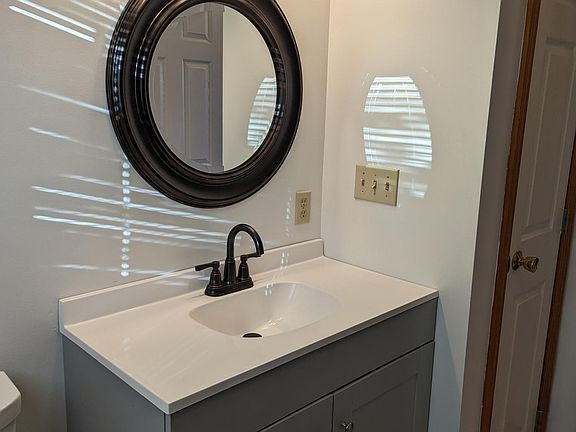 3rd image of 2 Burnham Woods Cir