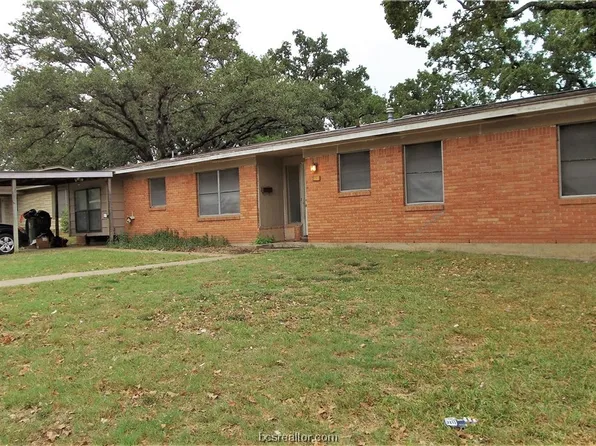 4207 Oaklawn St, Bryan, TX 77801