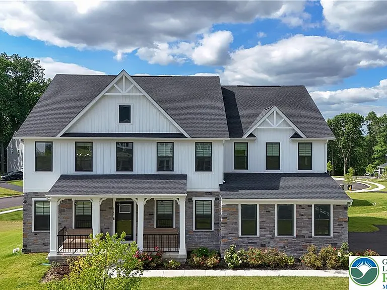 8548 Lafayette Ln — Photo 3