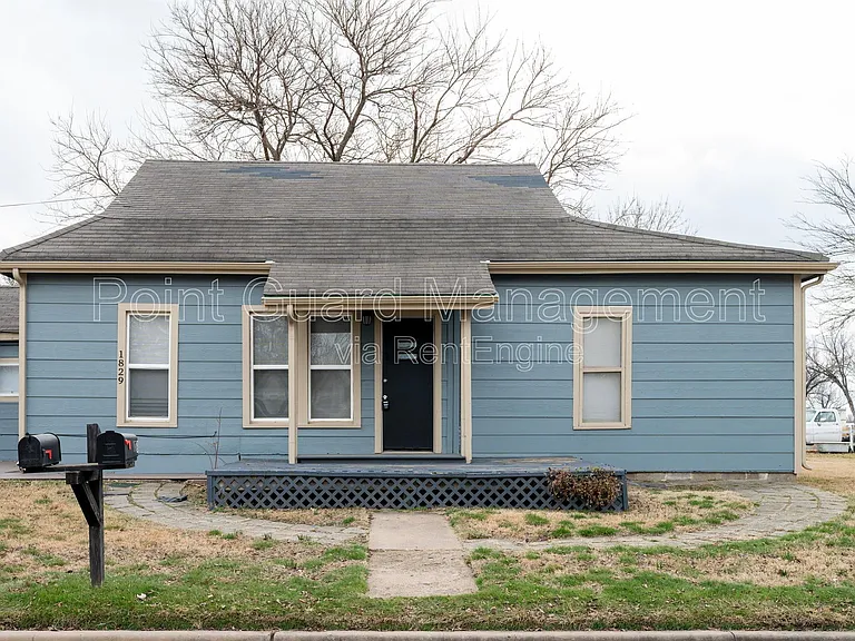 1827-1829 W Walker St #2 — Photo 19
