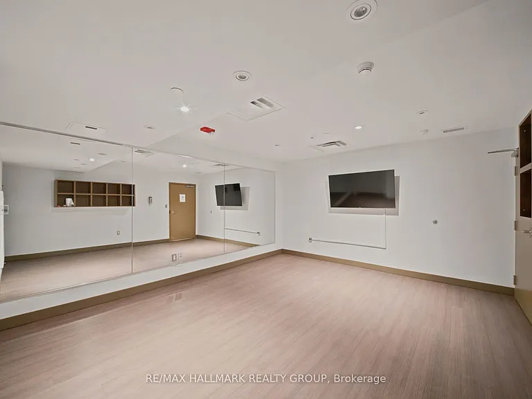 530 De Mazenod Ave #610 — Photo 21