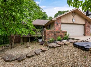 8 Harling Ln, Bella Vista, AR 72715
