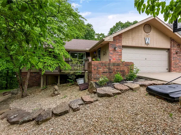 8 Harling Ln, Bella Vista, AR 72715