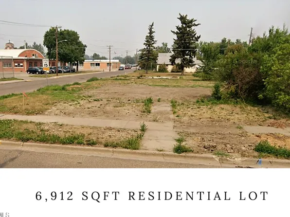 102 4th St NE, Hazen, ND 58545