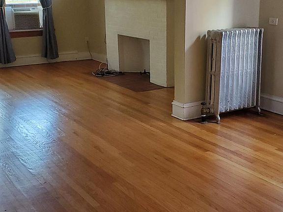4th image of 1453 W Rosemont Ave