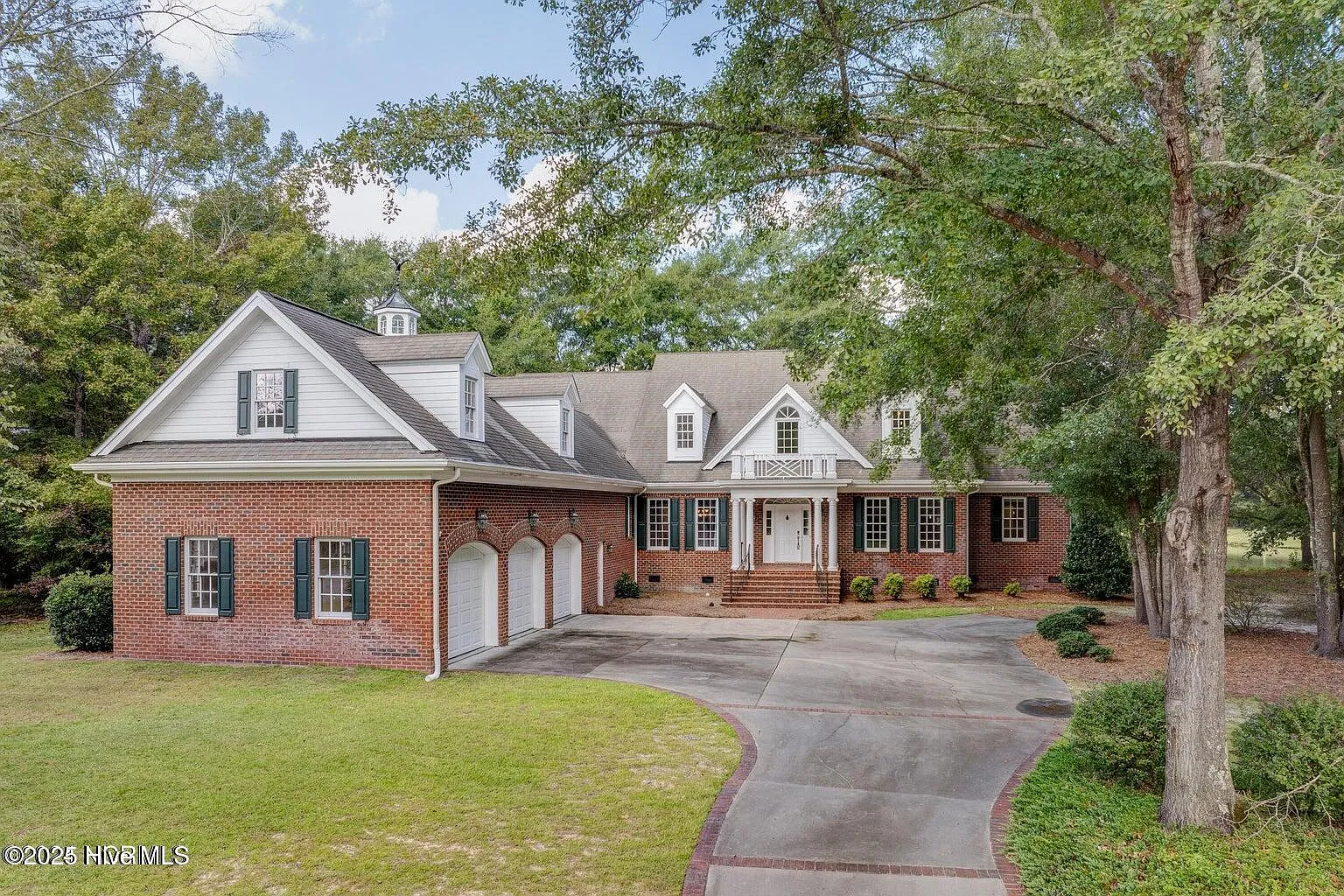 6 bed, 4.5 bath, $3,900 — Photo 2