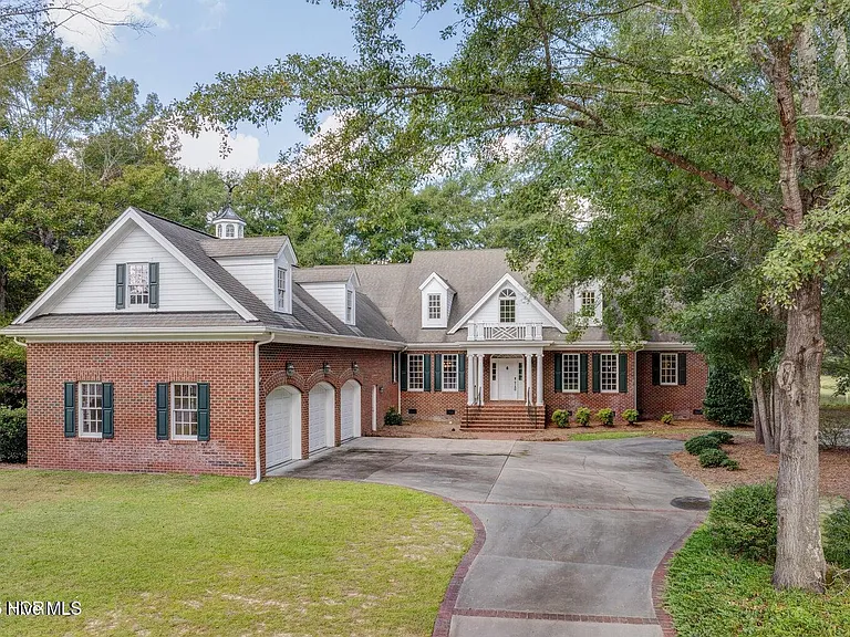 140 River Woods Dr — Photo 2