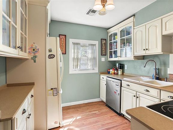 4th image of 1525 Mithra St